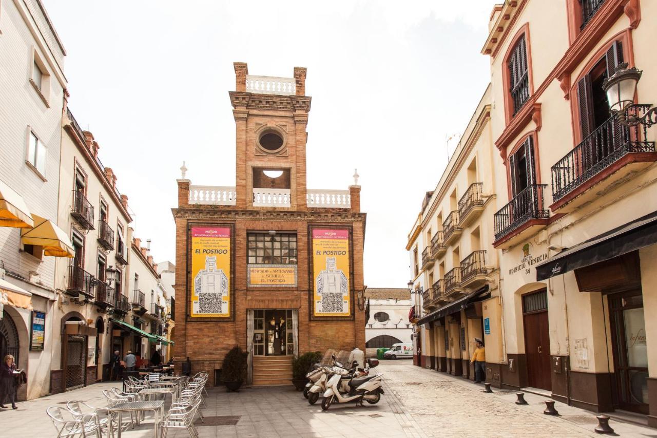 Street Cathedral Sevilla Экстерьер фото